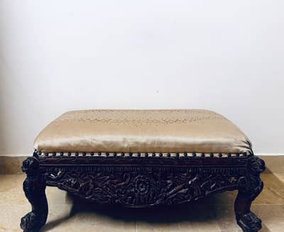 Chinioti saty and stools