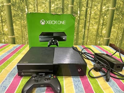 Xbox one 1 tb with one wireless controller