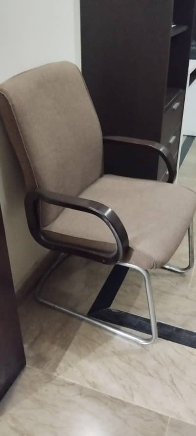 Cushion chair NEW condition
