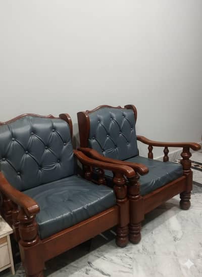 5 seater sofa set / Excellent Condition | Drawing Room Sofa