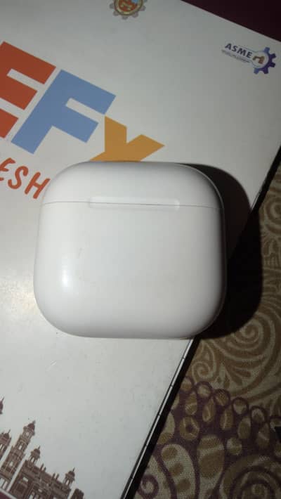 Apple airpods 4 with ANC