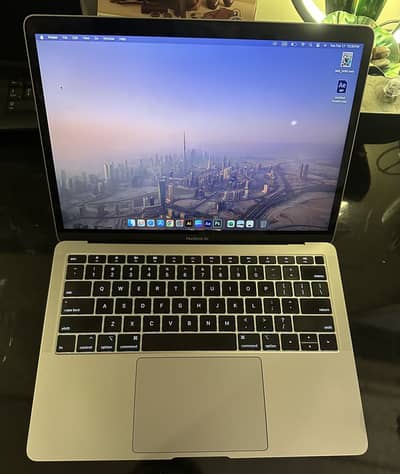 Apple MacBook Air 2019 – 16GB RAM – 256GB SSD – 189 Battery Cycles