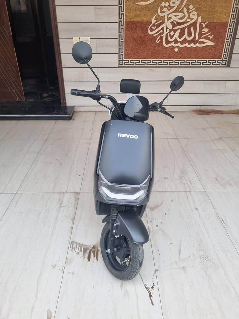 Revoo A10 Mint Condition 1