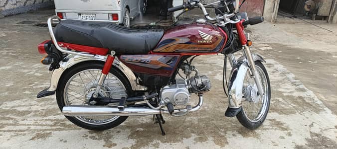 2025 March Honda CD 70 total genion lush condition. exchange possible