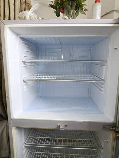 Orient Large running refrigerator sell on urgent basis.