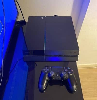 Playstation 4 1100 series with PS Plus & 8 games pre-installed.