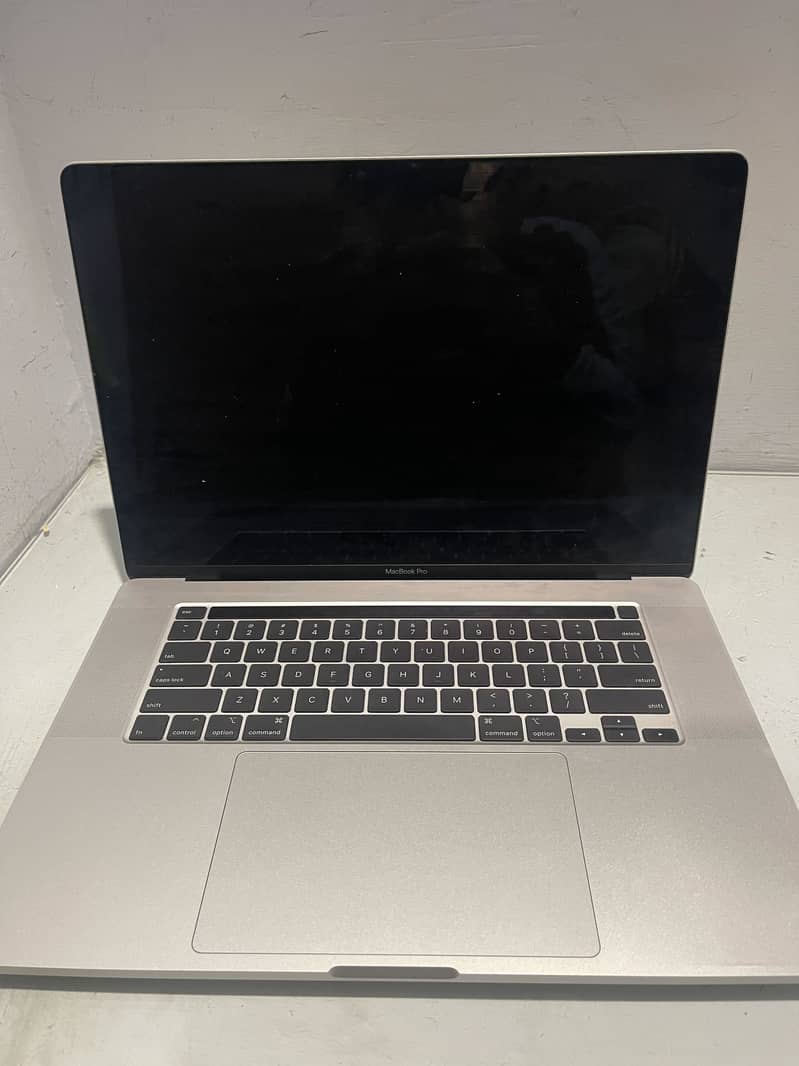 MACBOOK PRO 1