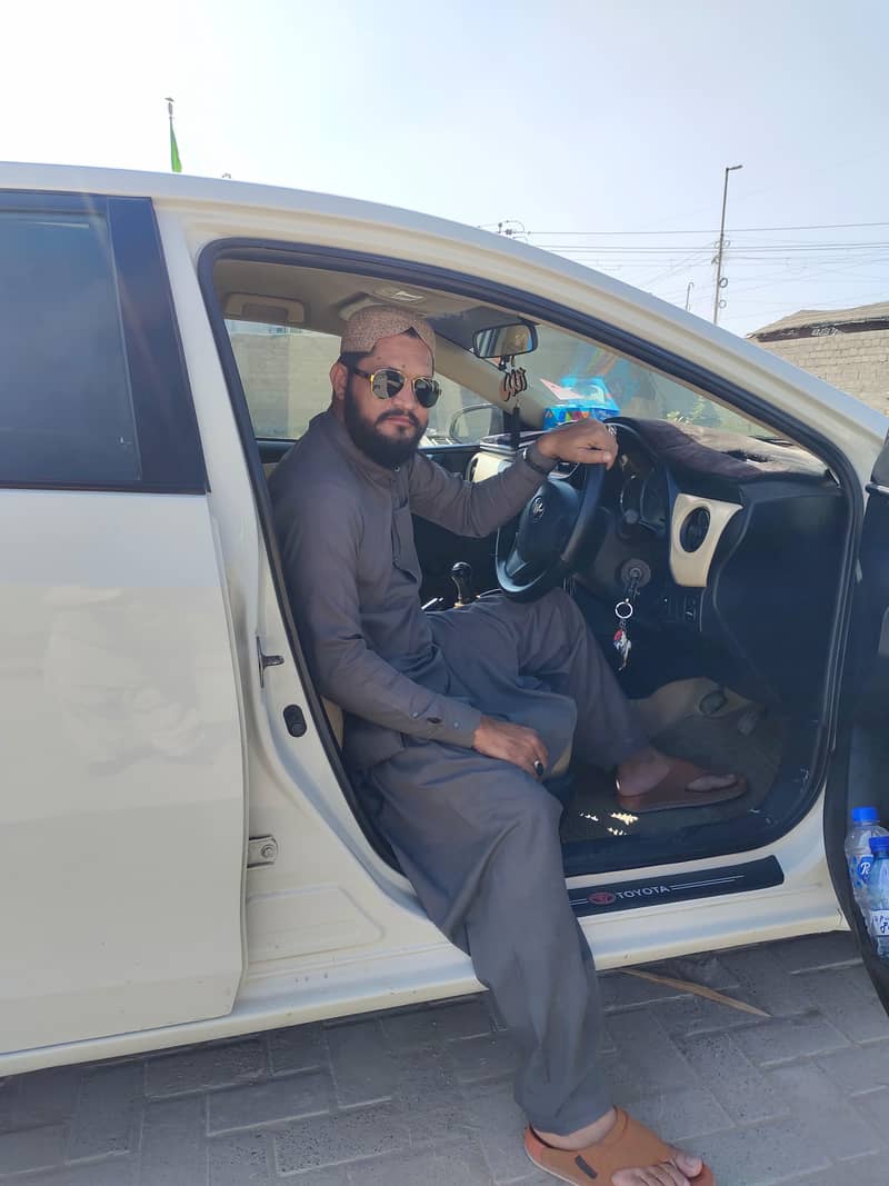 "کراچی میں کرولا جی ایل آئی پک اینڈ ڈروپ، رینٹ آ کار، آل ٹور سروسز" 3