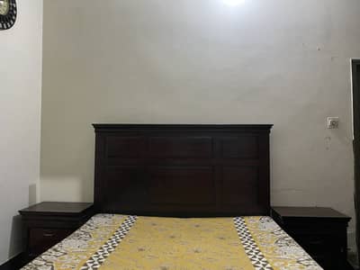 King Size Wooden Bed — Excellent  condition