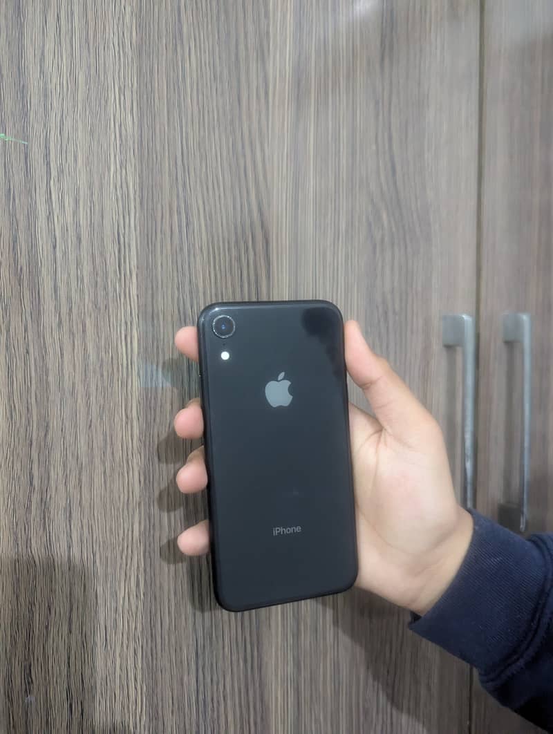 Apple iPhone XR 6