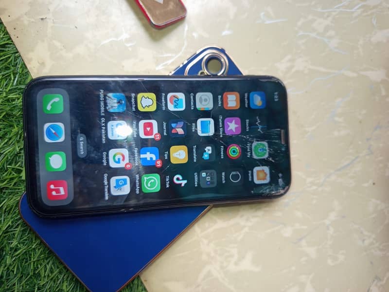 iPhone XR 7