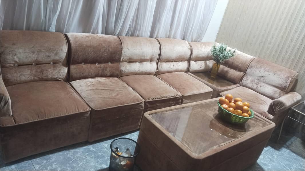 sofas with matching with brown table 0