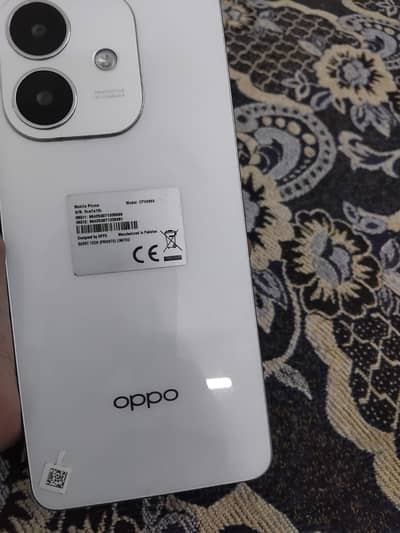 OPPO A3 6/128 new phone eitna used nhi hoa box pack liya tha march 25