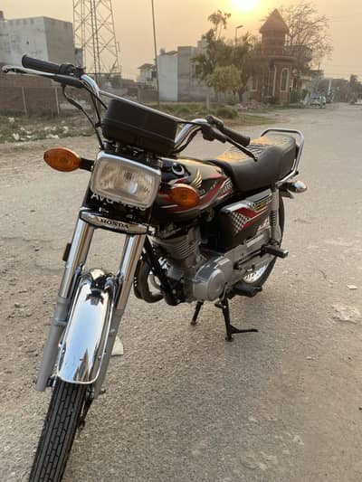 Honda 125 23/24 model condition Excellent