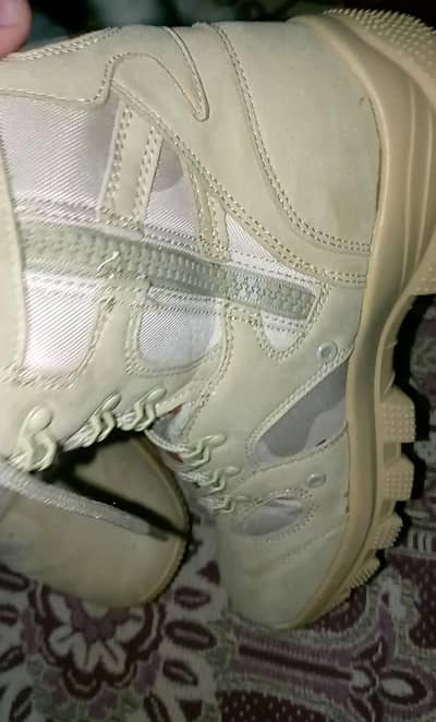 Conqueror tactical boots