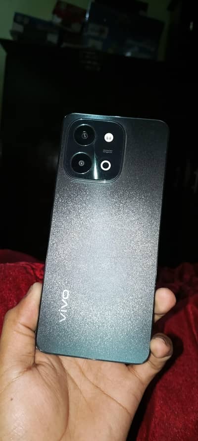 Vivo y28 Green color 10 by 10 condition with box