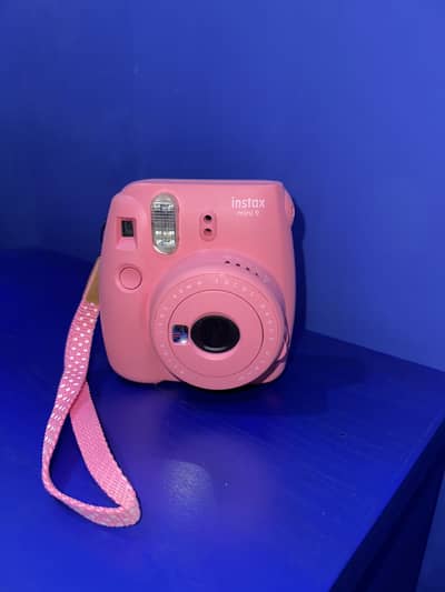 Instax 9 Polaroid Camera with film