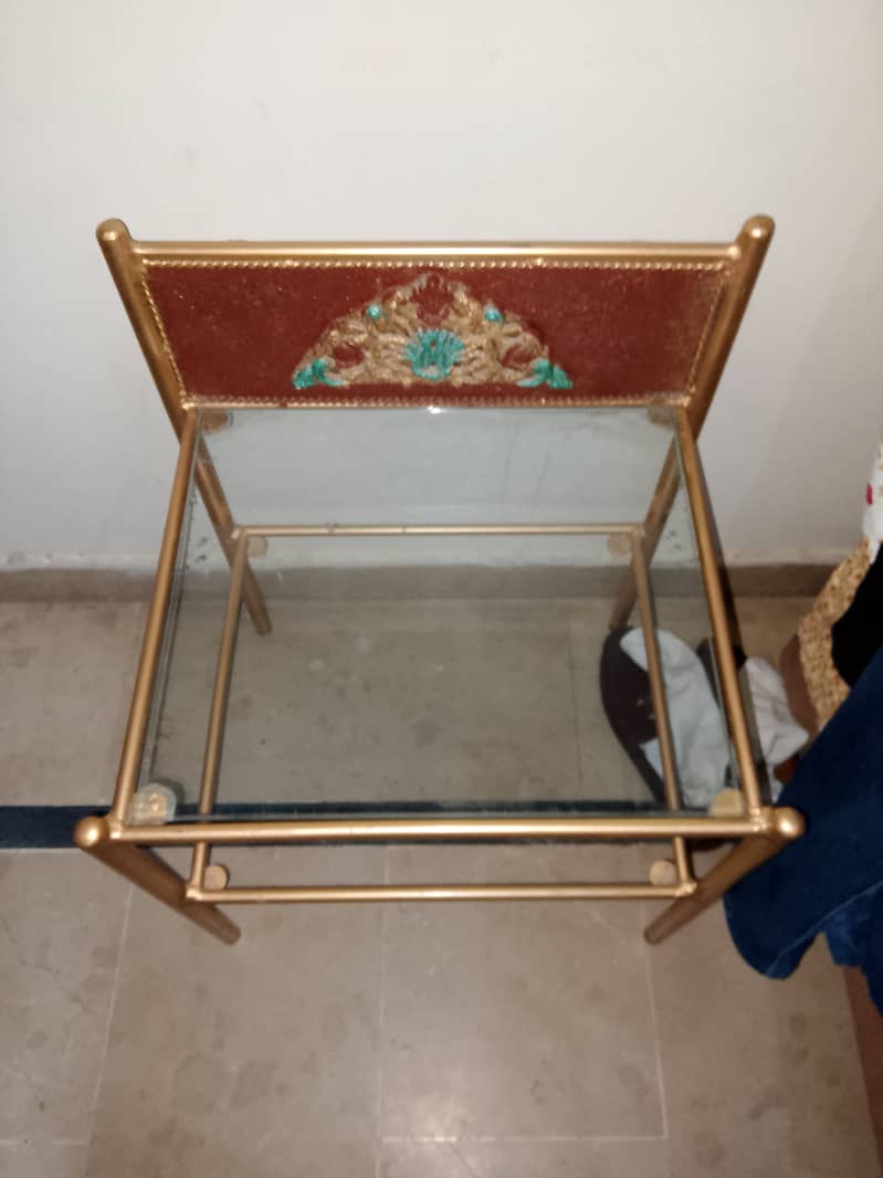 Bed & dressing table 2