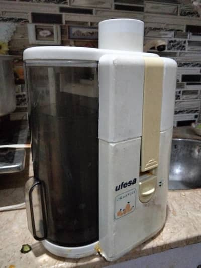 juicer ufesa. Spain company.