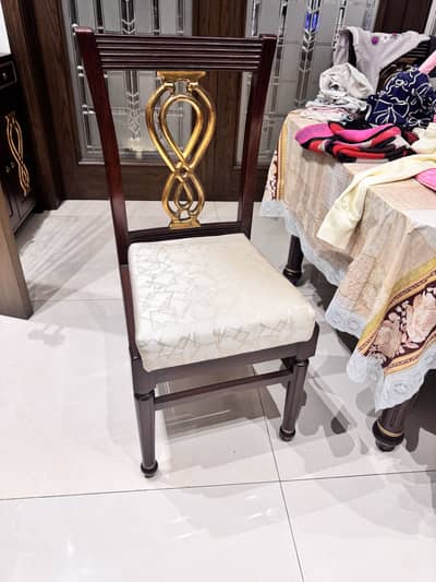 Dinning table with 8 chairs