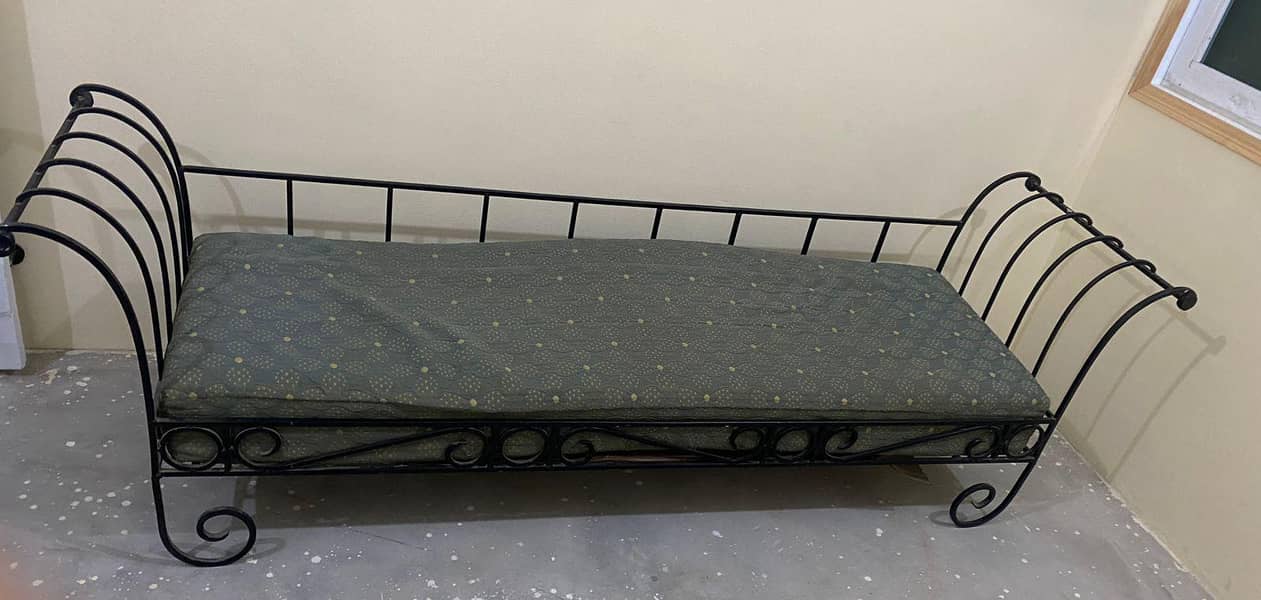 Solid Iron frame Sethi 1