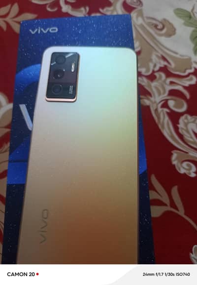 vivo v23e dull sim pta oprove daba chargar foll saman hy koi mala nhi