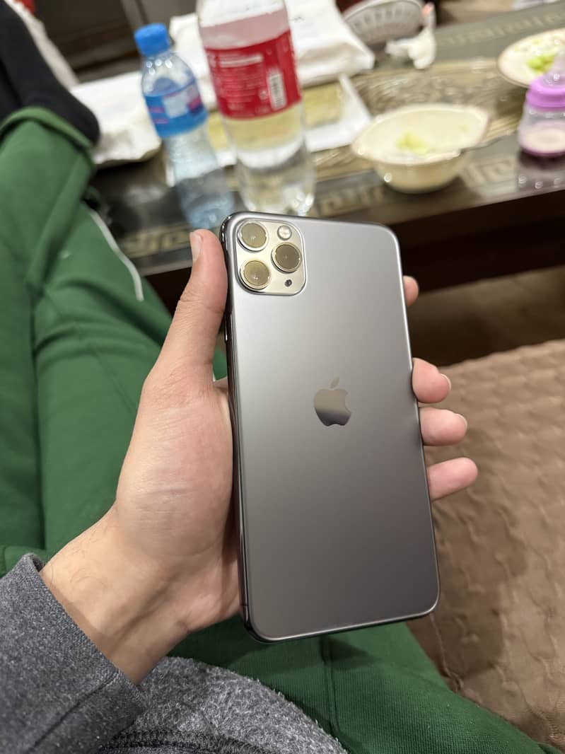 IPHONE 11 PRO MAX 9