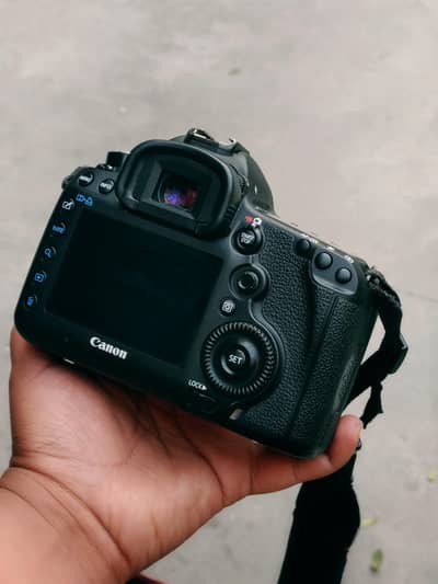 Canon EOS 5D Mark iii Full Frame Professional DSLR