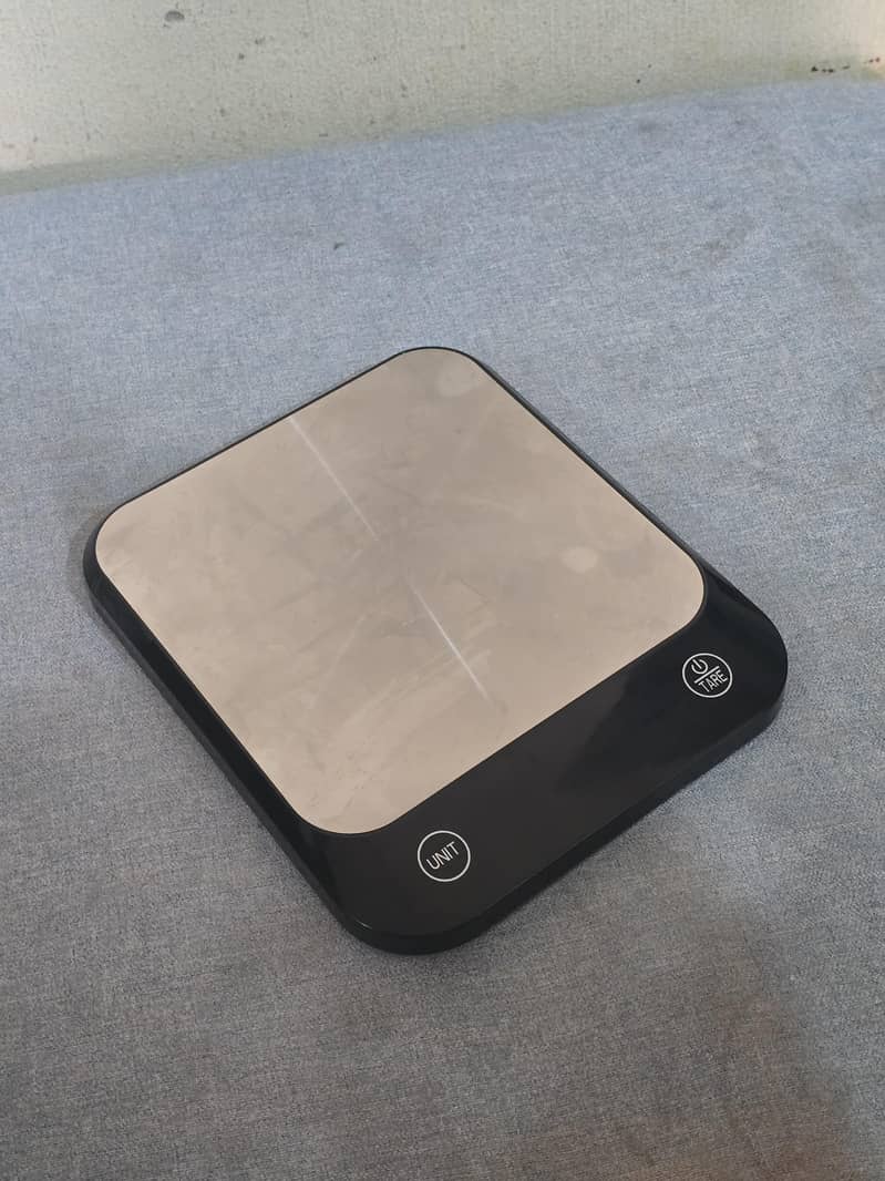 digital kitchen scale designed 1