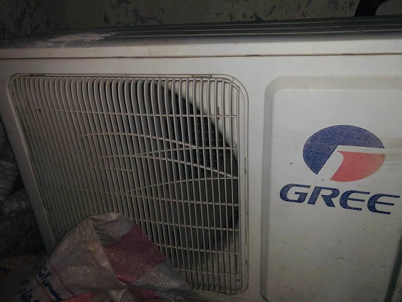 Gree split 1.5Ton 3