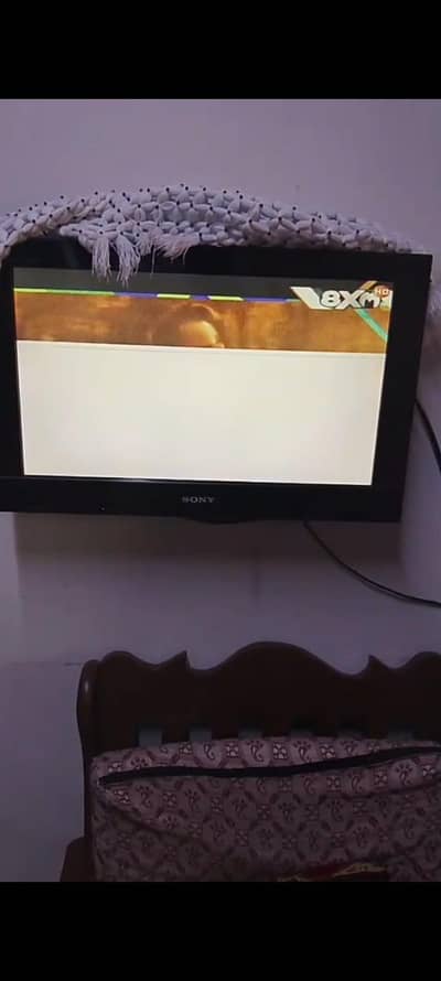 24" Sony LCD tv for sale screen white