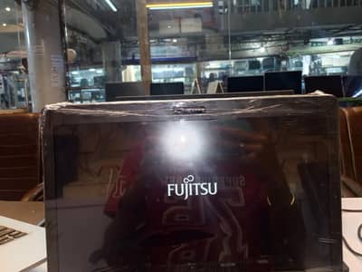 Fujitsu no paint no repair  Core i5 Generation 8 8/256 44k
