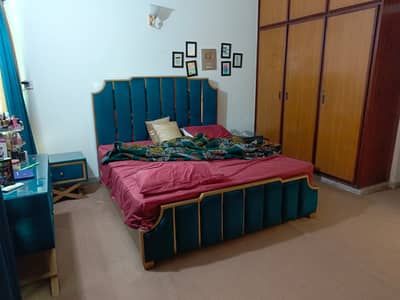 10 Marla Full House For Rent In DHA Phase 4,Block AA,Lahore Cantt, Spacious &Well Maintained Home.