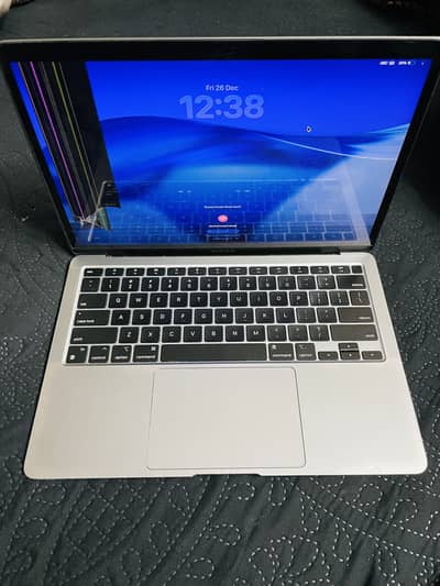 Macbook Air M1 2020 13.3 inches with original box self purchased