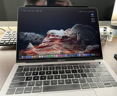 Apple Macbook Pro 2019 (13-inch)-16GB RAM/256 GB- Excellent Condition
