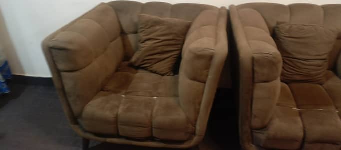 I'm selling sofa set