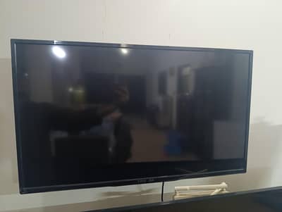 Used Samsung 32 inch LCD TV for Sale