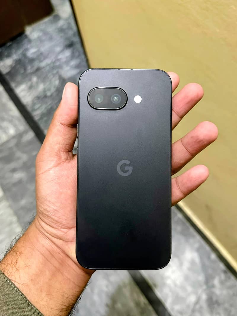 Google Pixel 9a 4