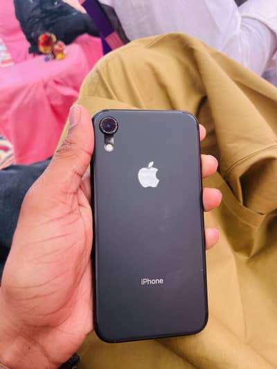 iPhone XR 128gb battery health 80%