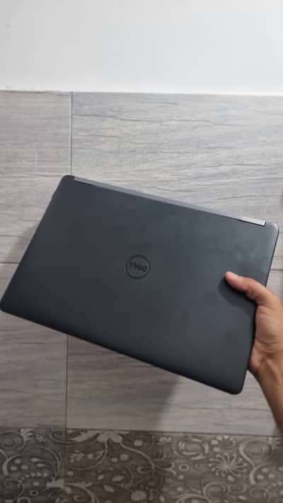 Dell Laptop E5470 - i7 6th gen with built in 2gb graphic card