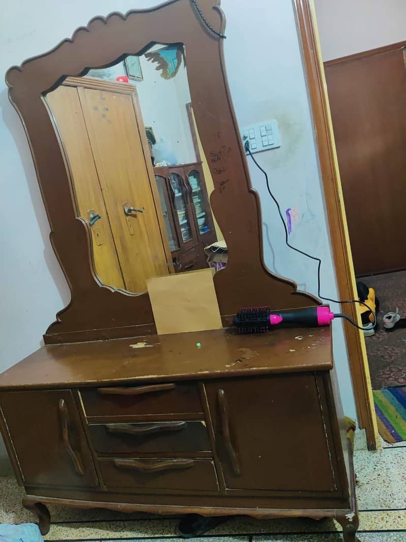 Showcase & Dressing 0