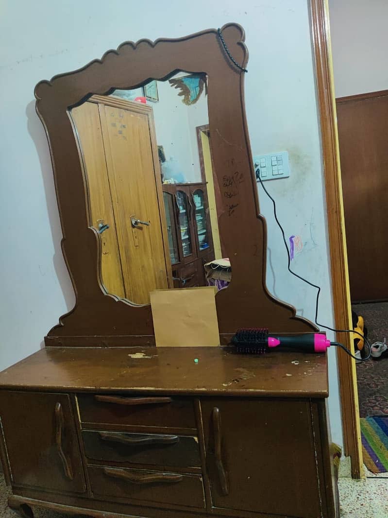 Showcase & Dressing 2