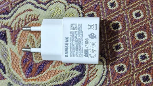 25W Samsung Power Adapter .