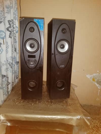 03119005007 WhatsApp very good condition, heavy sound with Bluetooth.