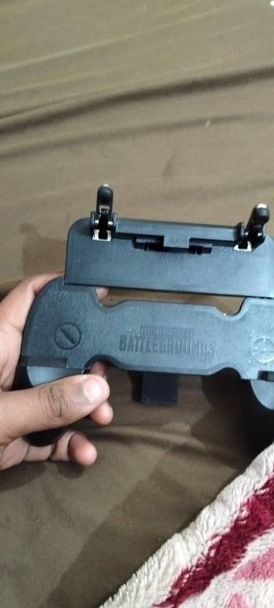 mobile gaming controller