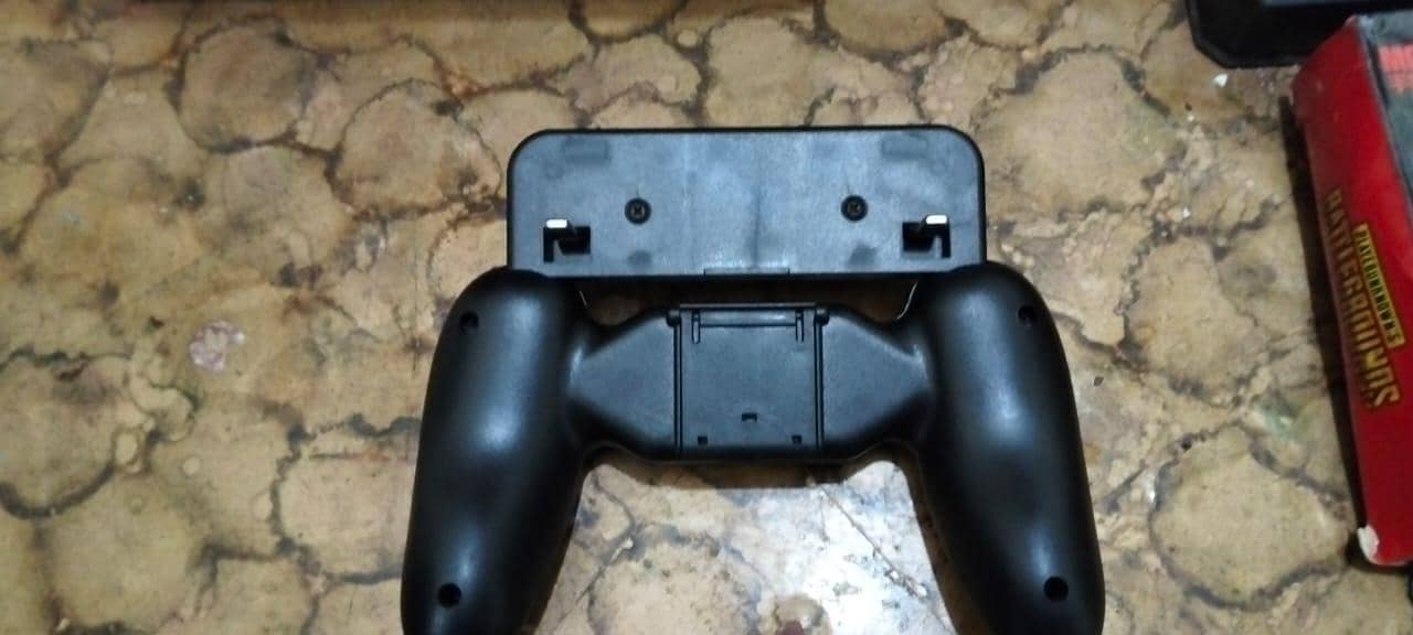 mobile gaming controller 2