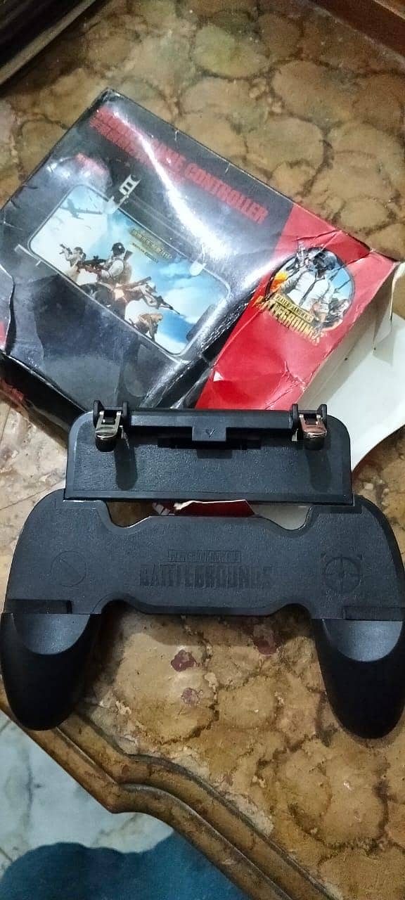 mobile gaming controller 6