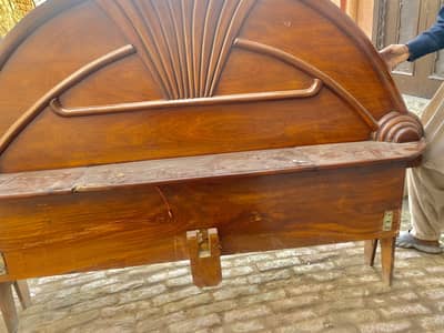 Bed made by tali wood for sail