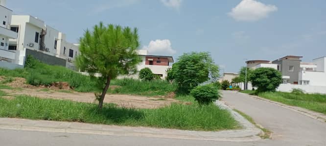 DHA Phase 5, Sector C Corner Plot . Main blvd ,top of the line location , best time for the investors