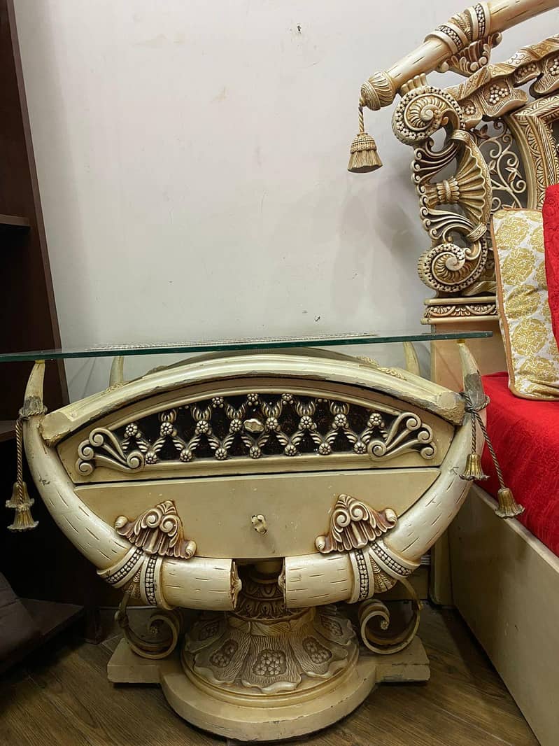 bed with side tables 3